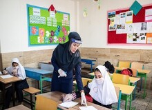 وزیر بهداشت: با توجه به خیز پنجم کرونا، بازگشایی مدارس قابل پیش‌بینی نیست