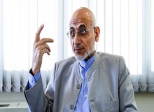 کنایه های میر سلیم به قالیباف ادامه دارد؛ برای برخی حزب یعنی خودشان به علاوۀ عده ای پادو! مانند ناپلئون