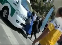 واکنش پلیس به فیلم رفتار راننده ون گشت ارشاد با یک مادر نگران: با سرتیم واحد گشت ارشاد برخورد انضباطی شد