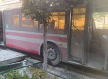 تصادف یک اتوبوس‌ بی‌.آر.تی تهران با 7خودرو و موتور در خیابان ولی‌عصر