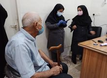 اگر نگران عوارض تزریق واکسن کرونا برای سالمندان خانواده هستید، این  گزارش را بخوانید
