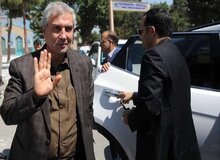 کیف زنانه در دستان علی ربیعی+ عکس