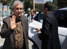کیف زنانه در دستان علی ربیعی+ عکس