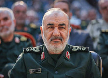 فرمانده سپاه: نخست وزیر رژیم صهیونیست بداند پیام ما نه یک پیام دیپلماتیک، بلکه پیامی میدانی است/ امروز سامانه موشکی ما هر نطقه ای را هدف قرار می دهد