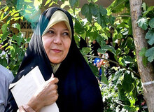 فائزه هاشمی: باید با آمریکا مذاکره کرد/ ارتباط نداشتن با ابرقدرت هزینه‌بر است/ احساس می‌شود روحانی کشور را رها کرده

