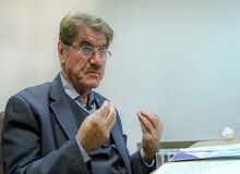  صالح نیکبخت، حقوقدان: بالاترین مقام قضائی حق ایجاد ممانعت برای حضور خاتمی  در مراسم افطار را ندارد/  حصر در قانون مجازات اسلامی وجود ندارد