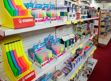  قیمت نوشت افزار  ۶۰ درصد افزایش یافته است /جوهر خودکارهای تولیدی در گمرک متوقف شده است/ وزارت صنعت، معدن و تجارت توجهی به وضعیت تولیدکنندگان و بازار ندارد 