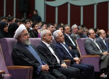 نماینده بسیج دانشجویی خطاب به روحانی: کلیدتان شکسته است یا آن را برعکس چرخانده‌اید؟