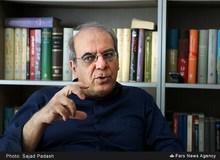 عباس عبدی: روستاییان به روحانی رای می دهند
