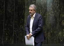 فاطمی‌امین: بنده هم نسبت به صنعت خودرو انتقاد دارم/یک تندر ۹۰ مدل ۱۳۸۹ دارم