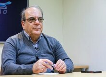 حمله ارگان مطبوعاتی دولت به عباس عبدی/ برای روحانی دستاوردسازی کردند حالا پروژه‌های ملی را سانسور می‌کنند!