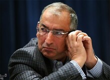 زیباکلام: با سیاه نمایی علیه دولت و مجلس می خواهند بگویند همراه مردم هستند/ برخی مانند استالین می‌گویند هرکه با ما نباشد، دشمن است