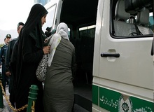 ارگان اطلاع رسانی سپاه: برخورد با پوشش های نامتعارف دستور رئیسی و وزیر کشور است؛ پلیس تصمیم گیرنده نهایی نیست