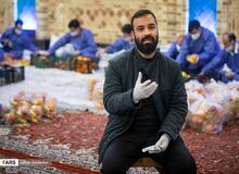مداح معروف: من را متهم به مزدوری برای نظام نکنید/ به خاطر خواهر و مادر خود مراقب نظام باشید!