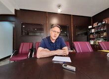 انقلاب فرزندان خود را نمی‌خورد بلکه این فرزندان هستند که انقلاب را می‌خورند