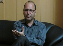 بخشایش اردستانی:
من هم جای پزشکیان بودم قانون حجاب را اجرا نمی کردم/دانشجوی پسر می گفت اقتصاد را درست کند من هم چادر سرم می کنم/چرا خانم ها موتورسواری نکنند؟