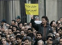 روایت دست اولی از بازداشت معلمان/ وزیر آموزش و پرورش: در تجمع معلمان شعار سیاسی دادند
