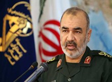 جانشین فرمانده سپاه: امام بر قلب تسلط آمریکا، انگلیس و فرانسه یورش برد و مسلمانان طعم آزادی را چشیدند