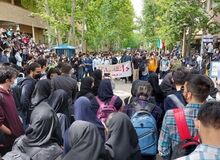 ارگان رسانه ای دولت: دانشجویان  دانشگاه شریف که تعهد داده‌ یا با وثیقه آزاد شده‌اند، وضعیت ادامه تحصیلشان بستگی به تصمیم بعدی مقامات دارد 