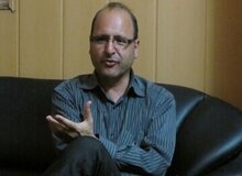 روایت عضو کمیسیون امنیت ملی از نقش موضوع نفوذ در شناسایی محل جلسه رهبری؛ جاسوسان بغل گوششان بودند/ جاسوسان شبیه به خود ما هستند و یا ریش دارند!