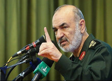 سردار سلامی: شخصیت جوانان ما در خطر است