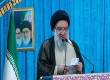 امام جمعه تهران: این چهارمین بار است که آمریکا در وسط مذاکره دست به حمله می‌زند/  راهی جز دفاع شرافتمندانه باقی نمانده؛ نه تسلیم بی‌شرفانه/ پایگاه های آمریکا را بکوبید