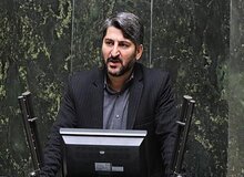 انتقاد یک نماینده به پزشکیان؛ دختر و دامادتان در فروشگاه‌های لاکچری خارج جولان می‌دهند/ اطراف شما را کسانی احاطه کرده‌اند که بعضا خائن هستند!