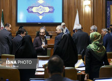 نجفی صحن شورا را ترک کرد / برگه‌های رأی‌گیری توزیع شد