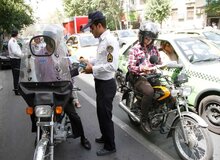 در تهران، موتورسوارهای متخلف، به جای مجازات، برای پلیس کار می‌کنند 