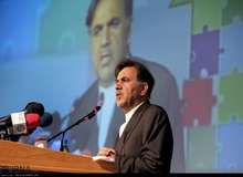 آخوندی: با وجود سه بار استیضاح، به کسی امتیاز ندادم