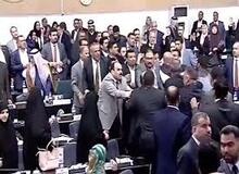 جلسه پارلمان عراق با درگیری فیزیکی آغاز شد

