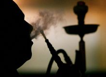 قلیان، به اندازه‌ی سیگار اعتیادآور و حتی از آن مضر‌تر است.
