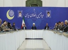 جلسه دیدار  فعالان سیاسی با رئیس جمهور؛ / قدرت الله علیخانی خطاب به رئیس جمهور وزارت صمت و کار بدترین عملکرد را دارند؛ چطور شریعتمداری در وزارتخانه ای که عملکردی مناسب نداشت جابه جا کردید 