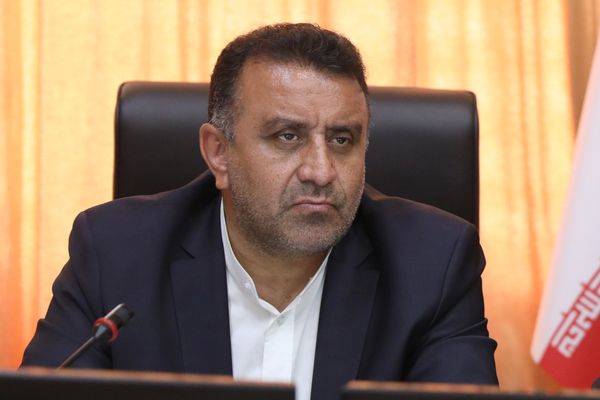 نرخ بنزین بین ۴۰ تا ۷۰ هزار تومان می‌شود؟/ بهرامی، نماینده مجلس: هزینه تولید و واردات بنزین بالاتر از ۵۰ هزار تومان است من ۷۰ هزار تومان هم شنیده‌ام/ نمایندگان کمیسیون انرژی در جلسه با پاک‌نژاد از ضد و نقیض بودن گزارش وزیر نفت با گزارش بانک مرکزی گفتند