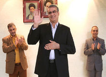 انتخاب جنجالی عزیزی خادم/ منصورقنبرزاده دبیرکل فدراسیون فوتبال شد