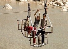 سقوط سرنشینان گرگر به رودخانه در "سرتنگ برزه" الیگودرز/٣ نفر مفقود شده‌اند