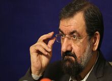 محسن رضایی: سران قوا از فرصتی که رهبر انقلاب فراهم کرده اند، استفاده نمی کنند