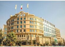 پلمب مجتمع الماس کریم خان / علت: انتشار ویدیویی با حضور یک خانم بدون حجاب