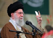 آیت الله خامنه ای: موفقیت رئیس جمهور و دولت جدید، موفقیت همه ماست / اگر او در پیشبرد اقتصادی، بین‌المللی و فرهنگی موفقیت کسب کند، همه ما موفقیت کسب کرده‌ایم/ توصیه موکد من تعامل سازنده مجلس با دولت جدید است