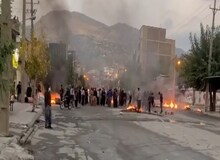 ادعای ارگان رسانه ای دولت درباره ناآرامی‌های شب گذشته در مهاباد: تجمع  ۱۰۰ نفره بود/ به ۲ ماموران سپاه و نیروی انتظامی تیراندازی شد/ ۲ نفر از اغتشاشگران به شکلی مشکوک کشته شدند/ دختر سنندجی خودکشی کرده بود