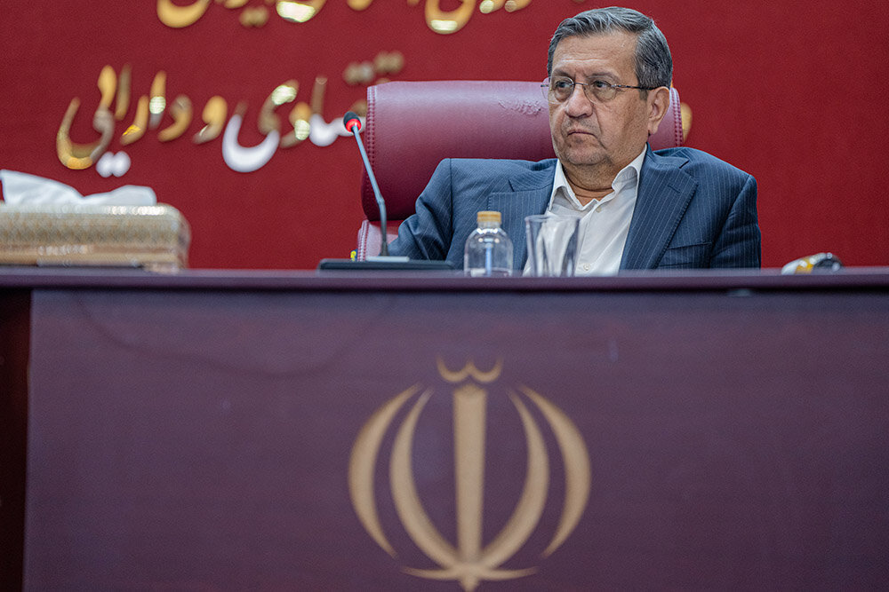 همتی جانشین فرزین می‌شود