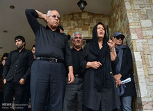 ناهید بسیم همسر "حبیب محبیان" از مجوز پخش آثار حبیب انتقاد کرد ؛  وزارت ارشاد در حق حبیب خیلی جفا کرد /  وزارت ارشاد چطور بدون هماهنگی با ما به پخش صدا و تصویر حبیب در یک موزیک ویدئو مجوز داده است