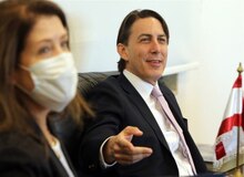 وال استریت ژورنال:مذاکرات غیرمستقیم فرستاده آمریکا با حزب‌الله برای دست‌یابی به توافقی جهت پایان دادن به تنش‌ها با اسرائیل