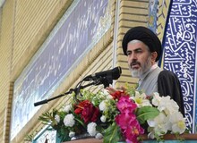 امام جمعه ارومیه: گیر دادن بی مورد به مسئولان و پرداختن به حریم خصوصی و زندگی شخصی افراد مطالبه گری نیست / نیازی نیست مردم هر چیزی را بدانند