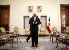ارگان رسانه ای جبهه پایداری خبر داد: درخواست برای آزمایش موشکی در  بهمن ۹۲ کار «ظریف» بود