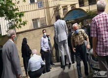 برای واکسن صف نبندید و منتظر پیامک بمانید
