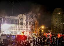هنوز در و پنجره سفارت عربستان تعمیر نشده است