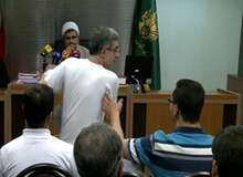خبرگزاری قوه قضاییه: مشایی جلسه دادگاه را با رفتار‌های نامتعارف آغاز کرد / او هنگام تلاوت قرآن نیز، با صدای بلند مشغول صحبت بود 
