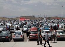 اتحادیه فروشندگان خودرو: قیمت خودرو در حد یکی دو میلیون تومان کاهش یافت / با وجود کاهش قیمت با زهم خریداری وجود ندارد