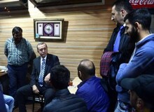 مدیر کافه روزنامه جمهوریت به دلیل ندادن چای به اردوغان محاکمه می شود +عکس
